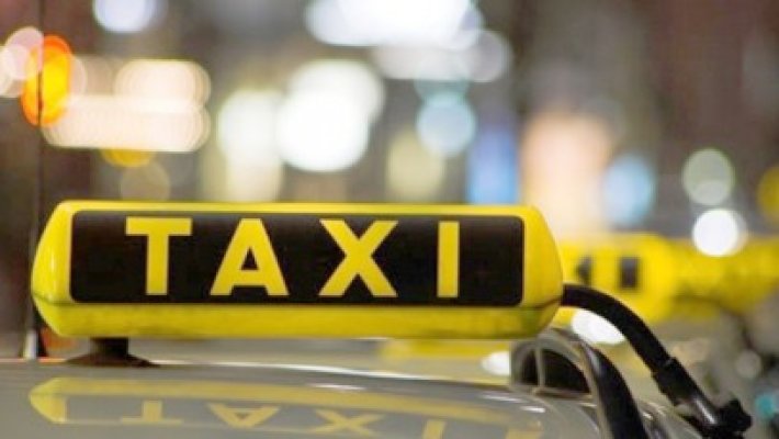 Patru polonezi beţi au furat un taxi în Bucureşti